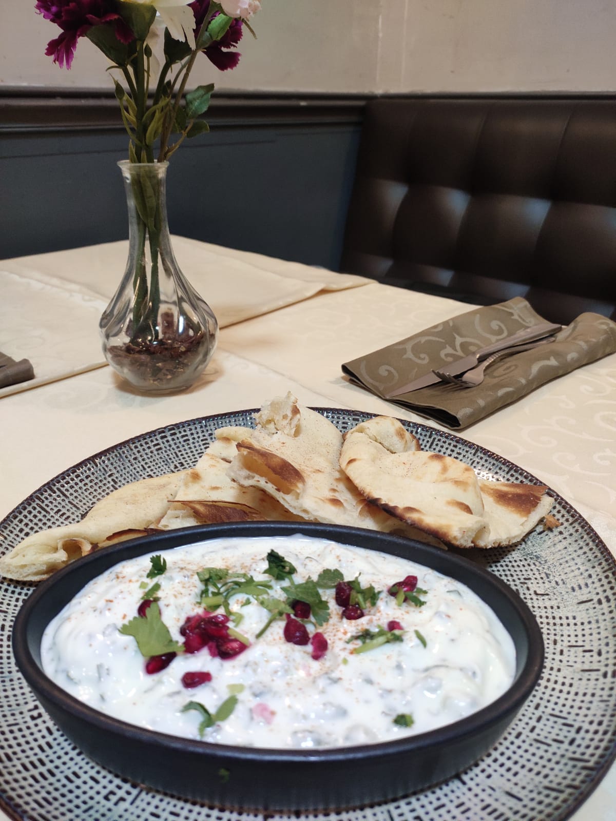 Veg Raita avec Naan nature